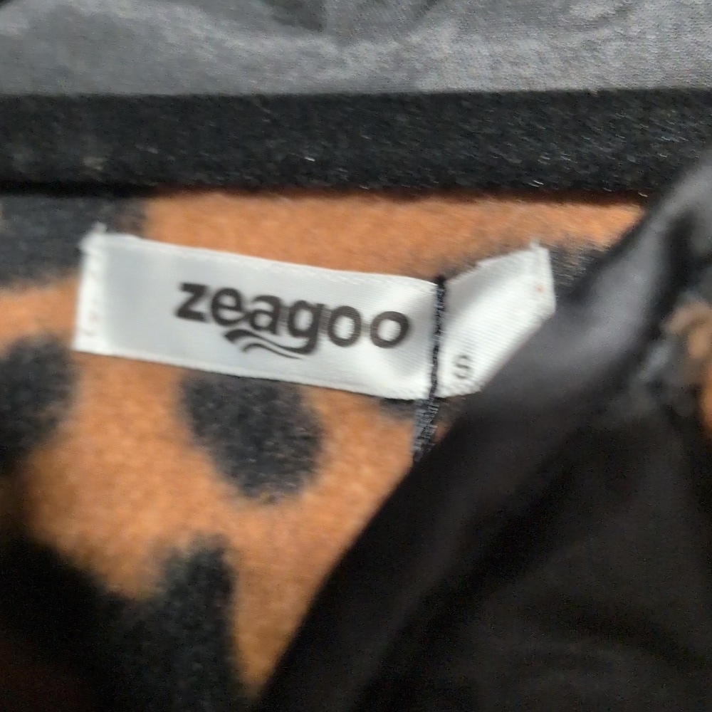 Women's Cozy Teddy Sherpa Jacket Leopard Print, Size Small, NWT, Cozycore - Picture 4 of 6